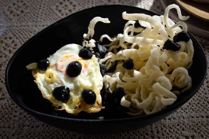 Guiso de sepia en su tinta.