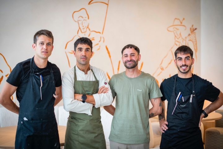 Luis San Juan (jefe de sala), Álvaro Sanz (chef), Amir Houdrouge (jefe de sala) y Raúl Duque (jefe de cocina).