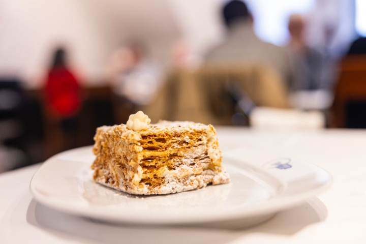 Tarta de hojaldre de confitería Vega.
