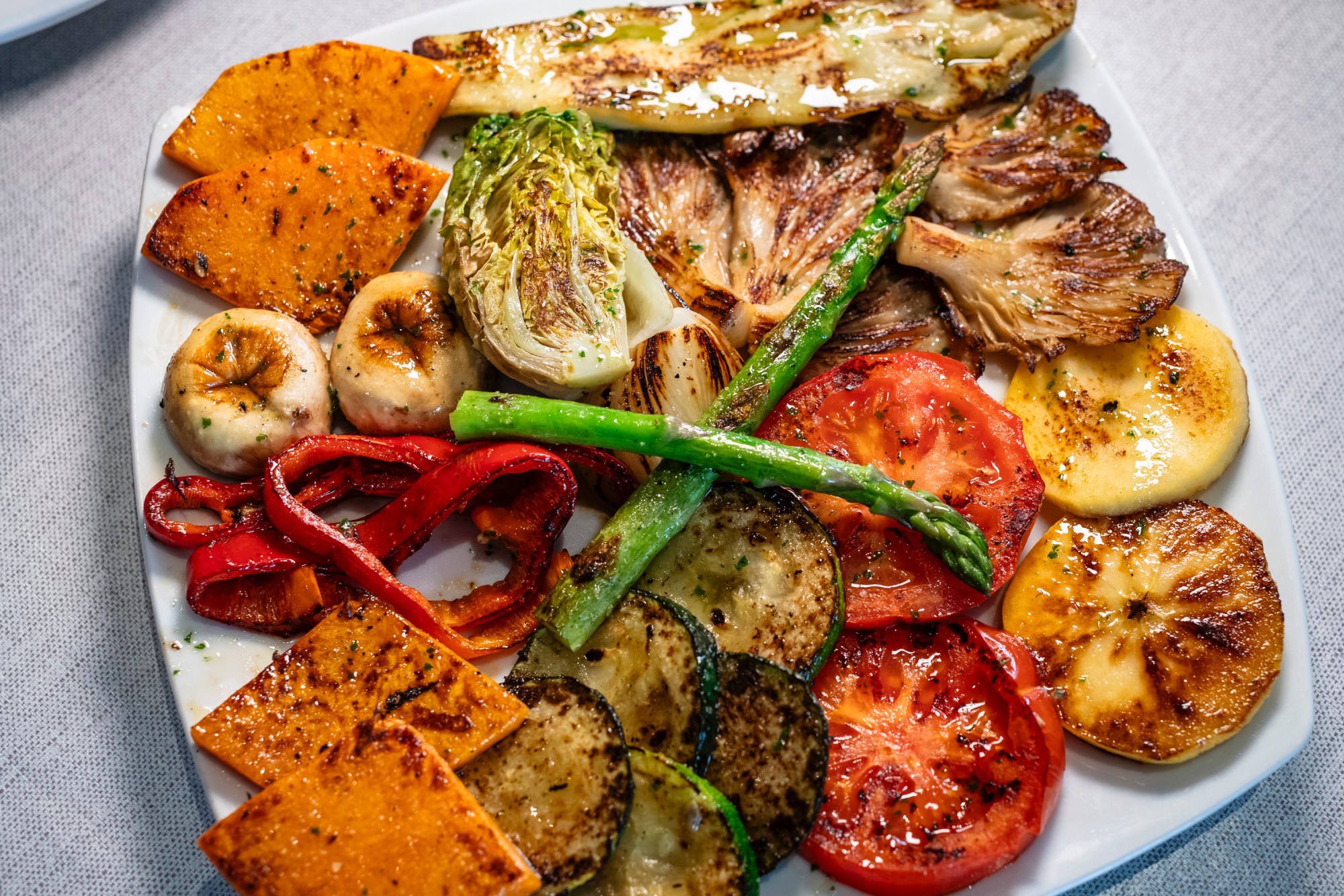 El plato de verduras a la plancha.