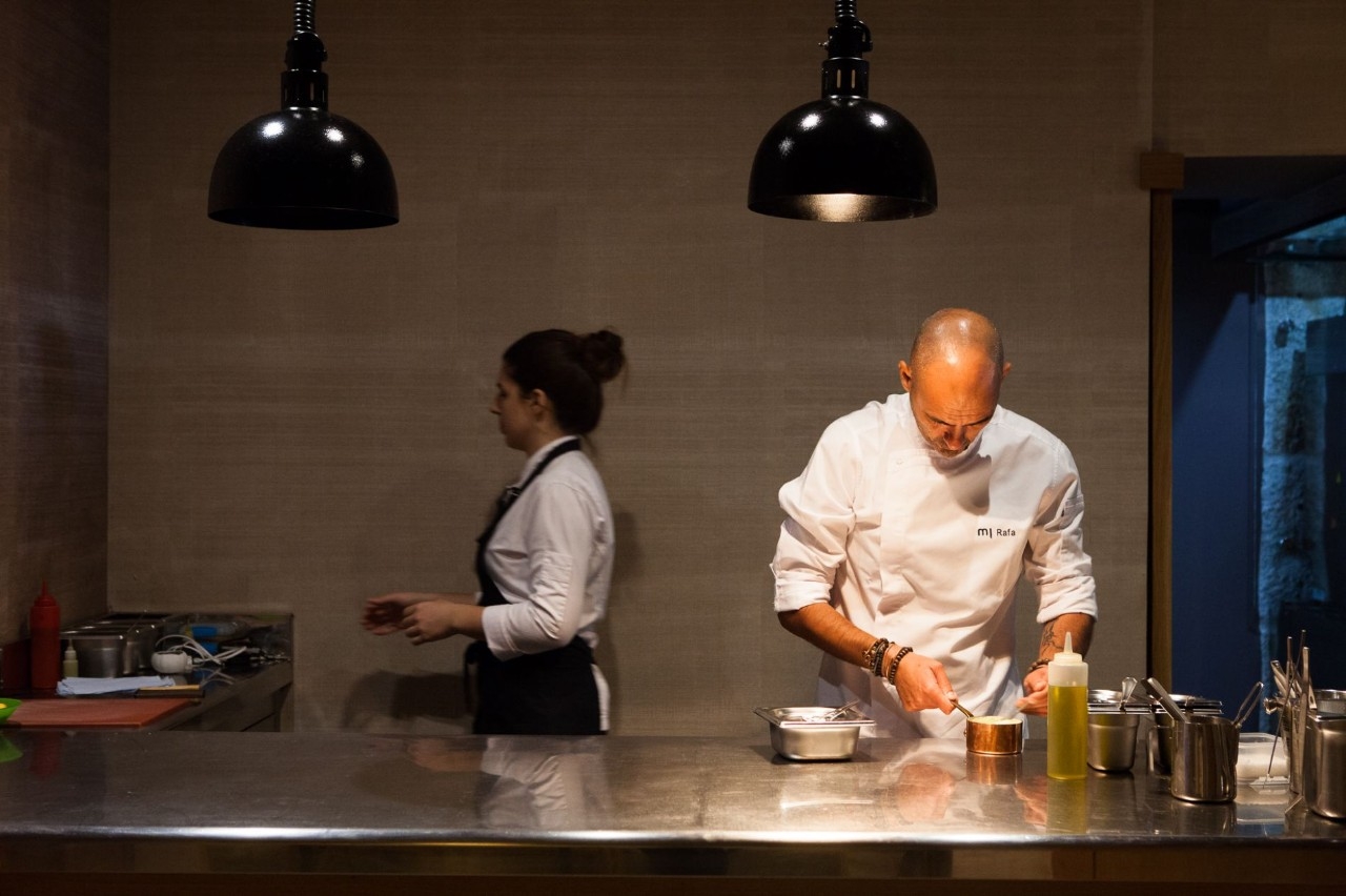Rafael Centeno comenzó en la cocina por accidente y su aprendizaje ha sido autodidacta.