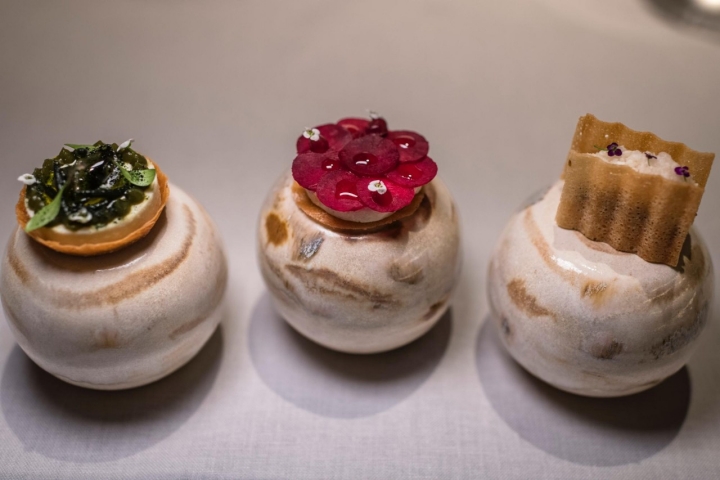 Tres petit four salados del restaurante San Hô.