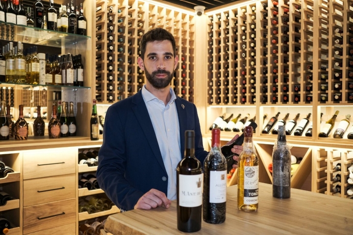 Mario Fernández en la bodega de 'Tupío'.