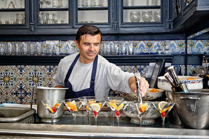 Se trata de un local emblemático en el barrio. ¡No te pierdas sus vermús!