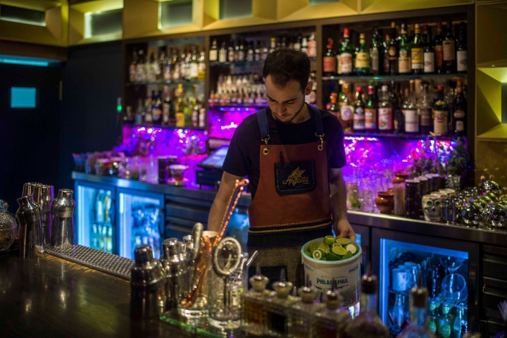 La parte de abajo de 'Angelita', ideal para la copa de después. Foto: Alfredo Cáliz