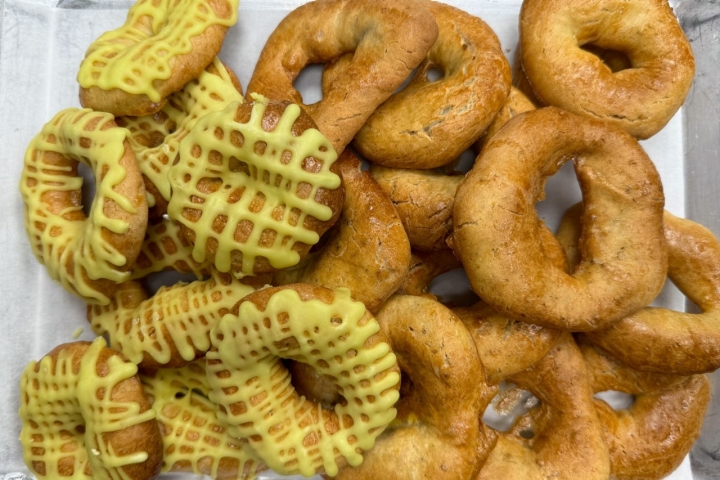 Así lucen las rosquillas de Santo de 'El Rincón de Mage'.