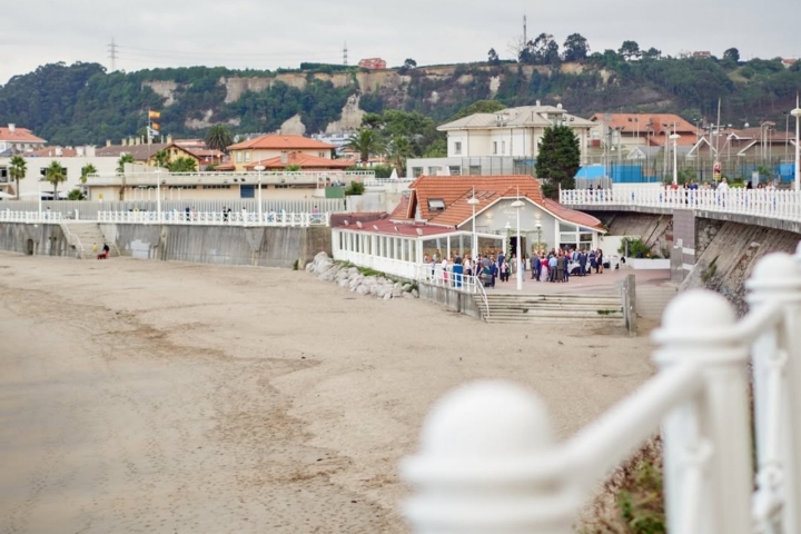 El 'Real Balneario' se ubica en la playa de Salinas. Foto: @realbalneario