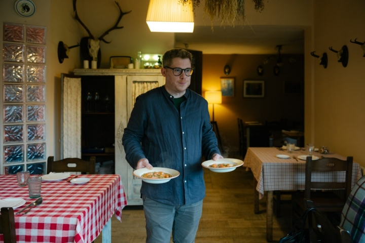 Julián  - Texu Restaurante by Special Thanks Studios