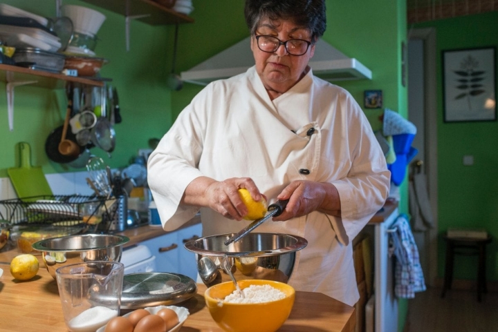 Preparando la masa del Roscón de Reyes