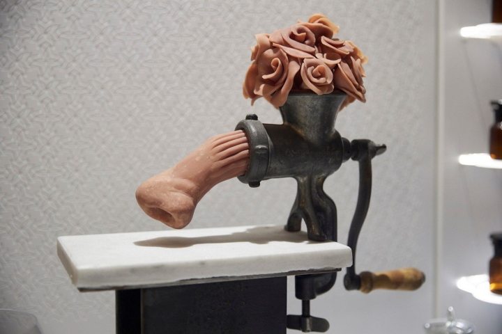 La decoración está cuidadísima en la calle Calvet de Barcelona.