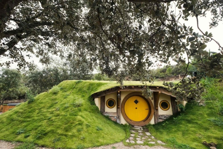 Vista de la entrada de la casa de La Costurera.