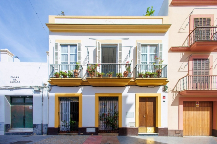 Fachada de Monbull El Puerto (El Puerto de Santa María, Cádiz)