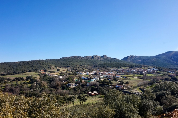 Vista del pueblo de Hontanar.