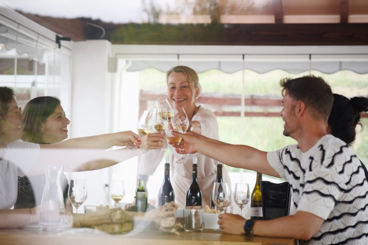 Siempre hay momentos para un brindis.