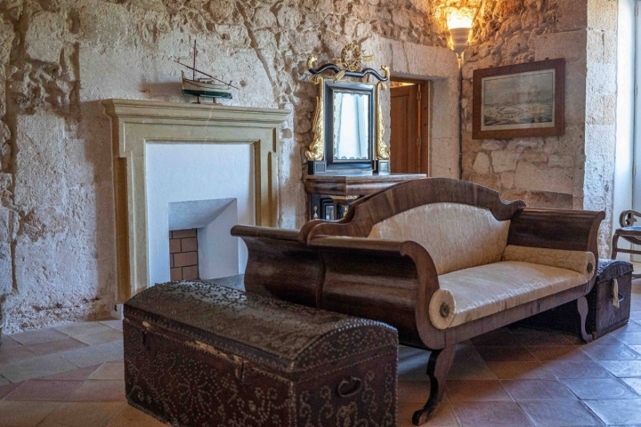 Hotel Alcaufar Vell Menorca muebles