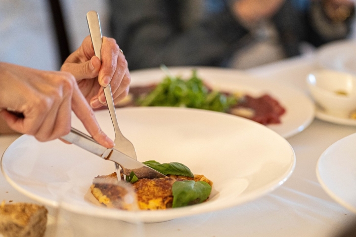 Hotel Alcaufar Vell Menorca parmigiana queso mahón