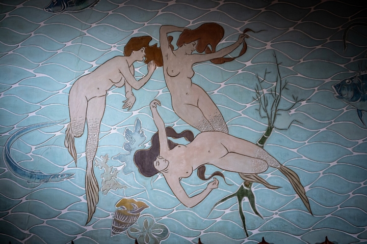 Detalle de las sirenas de Ramón Casas.