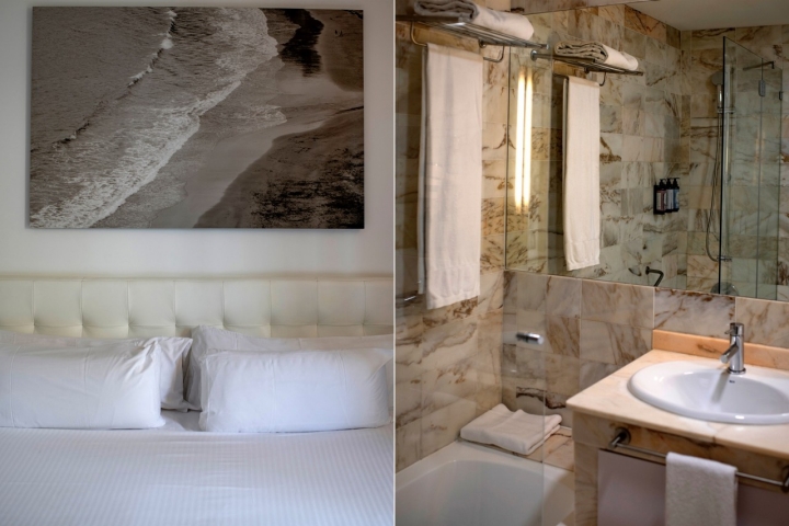 Las habitaciones y los baños de mármol conservan el sabor de antaño con las comodidades de ahora. 