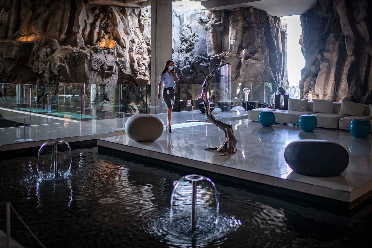 El hotel que se mimetizó con el mar