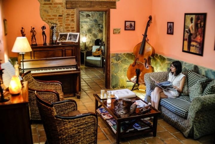 Las salas comunes tampoco se olvidan de la música.