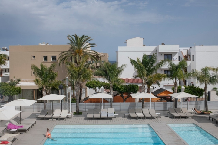 Migjorn Ibiza Suites & Spa. Piscina