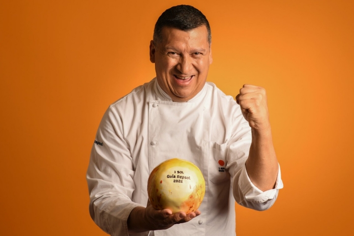 Pedro Nel Restrepo de 'Etéreo by Pedro Nel'.