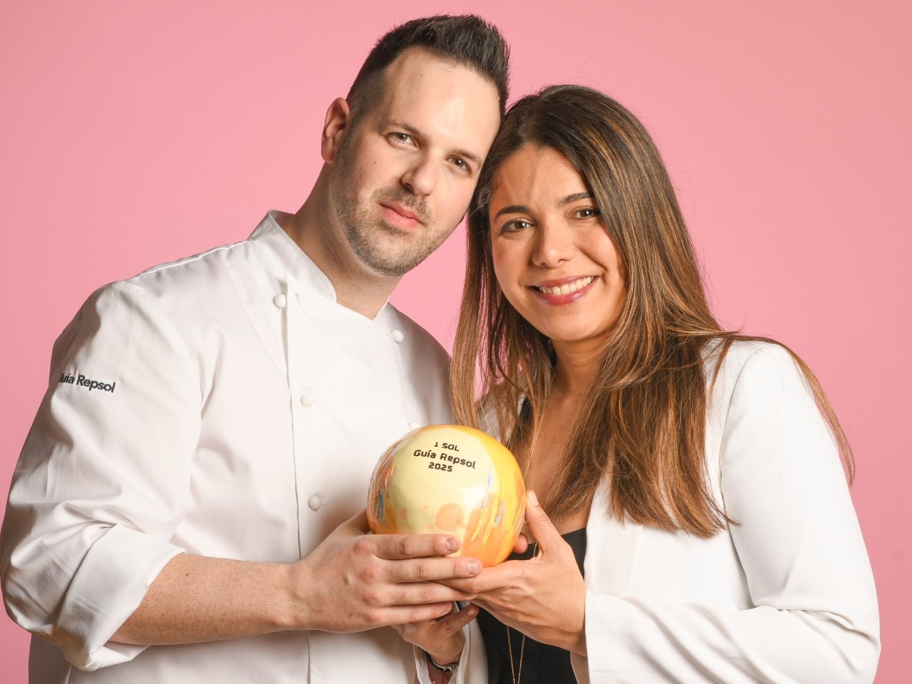 Carlos G Moreno y Thamiris Mendoza de 'Ossadia'.