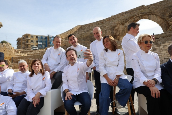 Nacho Manzano haciendo un selfie con sus compañeros.