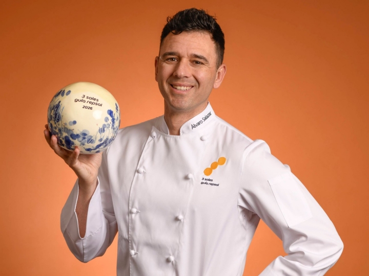 Álvaro Salazar, chef de Voro (Capdepera, Mallorca), nuevo Tres Soles 2026.