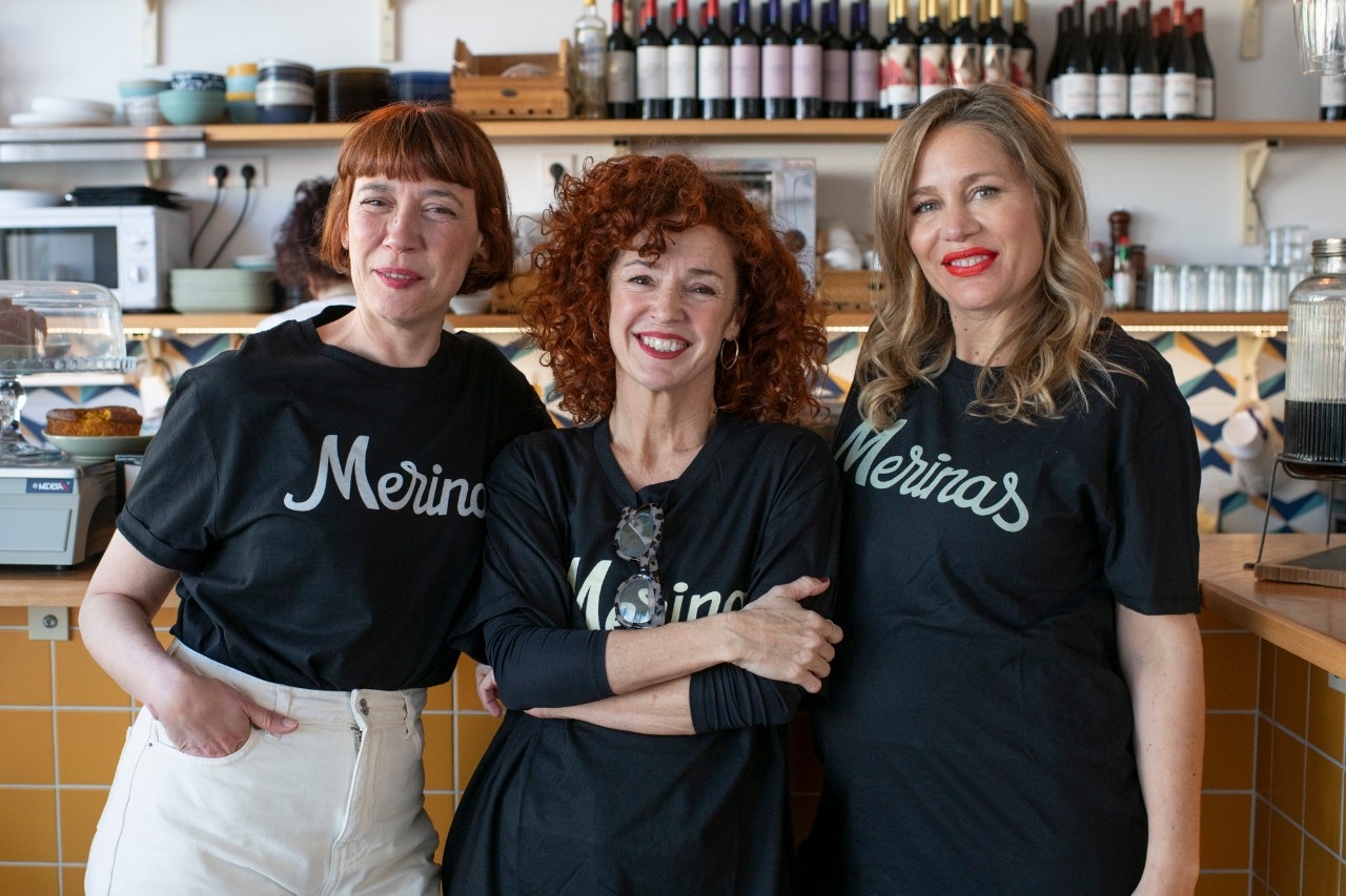 LORENA LÓPEZ, MARTA BERENGUER Y LISI LINDER. Actrices y  propietarias de Merino Bar