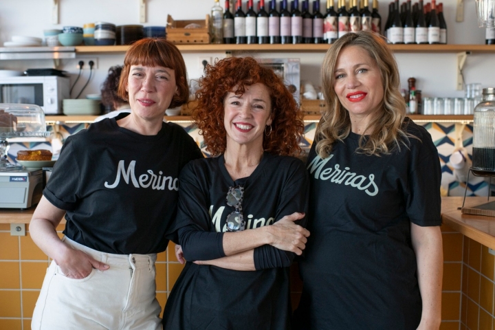 LORENA LÓPEZ, MARTA BERENGUER Y LISI LINDER. Actrices y  propietarias de Merino Bar