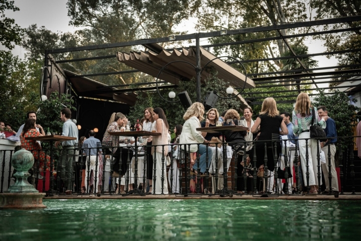 Un rincón desde donde combatir el calor sevillana. Foto: Facebook 'La Casa del Estanque'