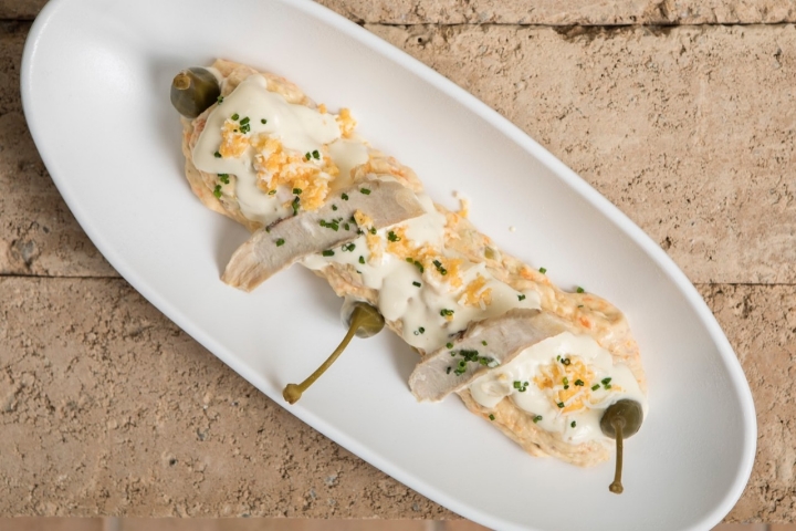 A la ensaladilla de 'Mama Campo' no le faltan alcaparras. Foto: Facebook 'Mama Campo'