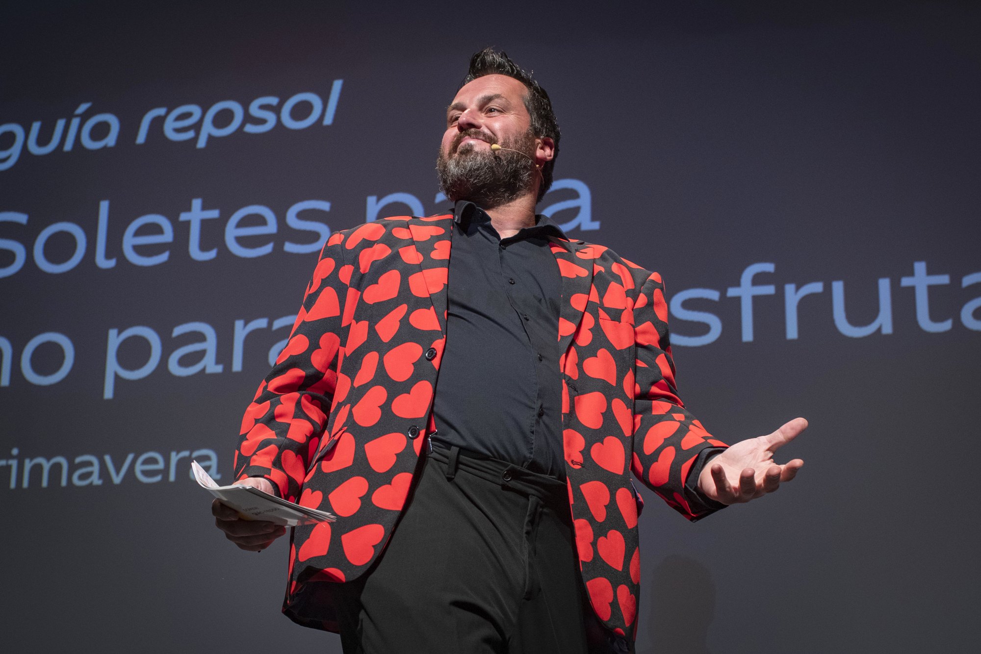 El artista Roberto Vara fue el maestro de ceremonias.