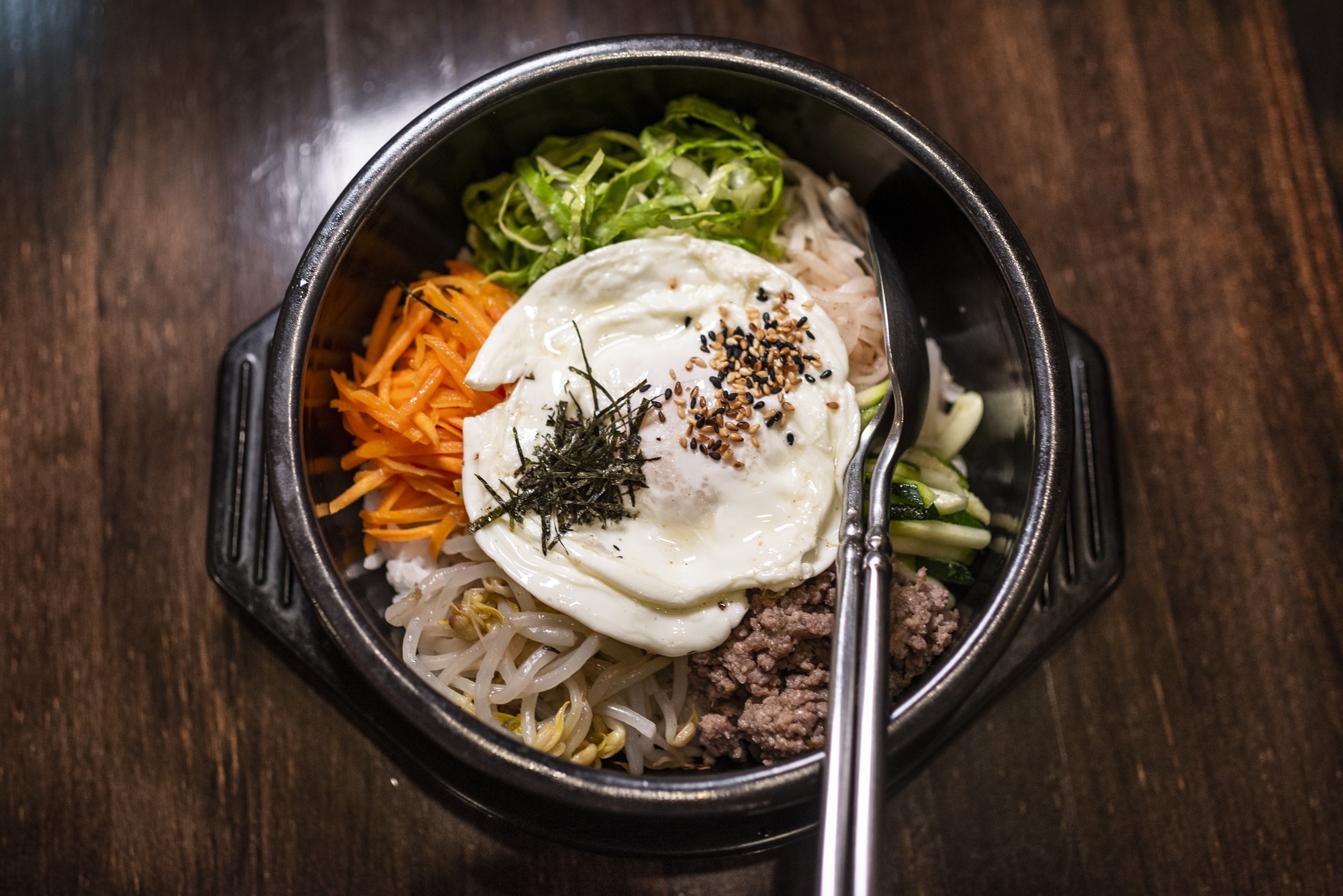 El 'bibimbap' es uno de los platos más reconocibles de la gastronomía coreana. Foto: Alfredo Cáliz