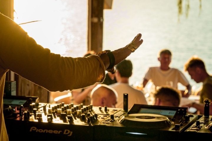 Tardes de música en 'Hostal la Torre'. Foto: Facebook 'Hostal La Torre'