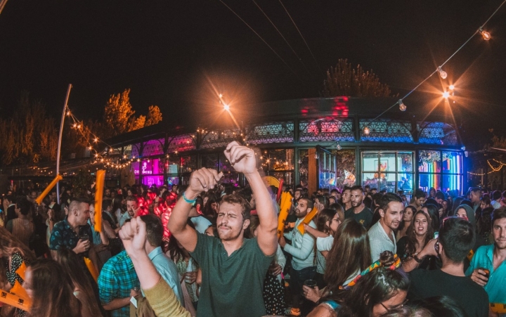 Buenas fiestas frente a la pucelana playa de las Moreras. Foto cedida