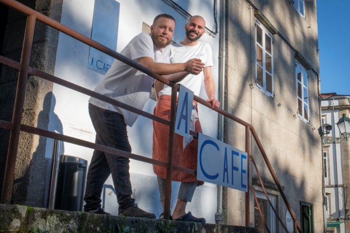 Borja Martínez y Javier Curra están al frente de ‘A Café’. Foto: Sofía Moro