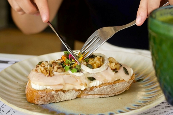 Casi imposible no encontrar una tosta para cada gusto en ‘Tintico’. Foto: Facebook ‘Tintico’