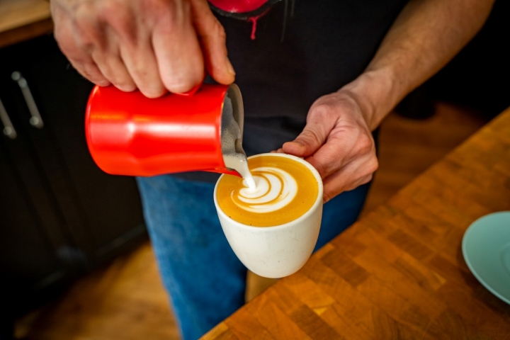 Mimo y conocimiento en cada taza en 'Híspalis'.