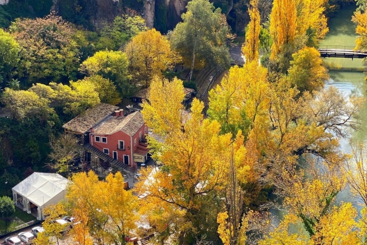 Justo en la ribera del Júcar. Foto: Facebook 'Recreo Peral'