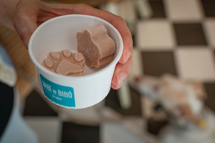 Tarrina con dos huellas heladas en Bibì e Bobò