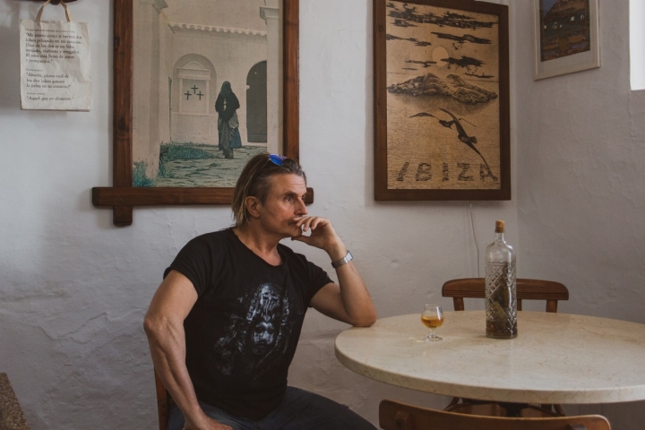 El compositor argumenta que el turismo de Ibiza debe llevarse por la máxima del buen gusto.