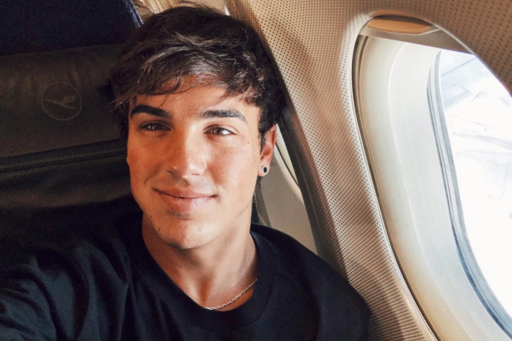 A Óscar le apasionan los tomates y la buena mesa cántabra. Foto: Instagram