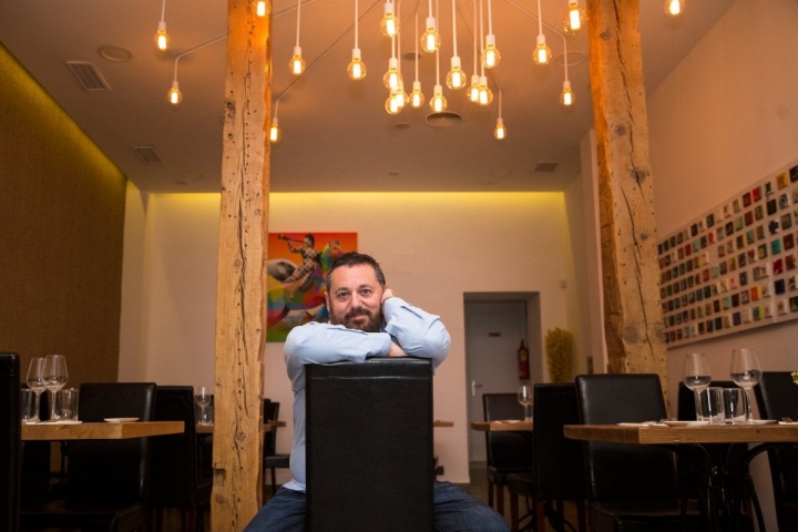 Confiesa tener una excelente memoria gastronómica y dominar muy bien los platos de cuchara.