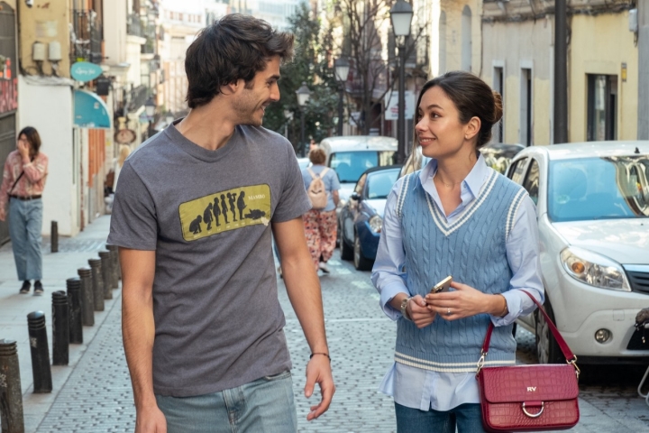 El actor estrena 'Un cuento perfecto', una comedia romántica junto a Anna Castillo. Foto: Felipe Hernández/Netflix