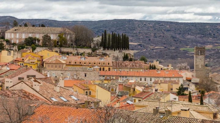 El bonito pueblo de Brihuega, en plena Alcarria. Foto: Shutterstock.