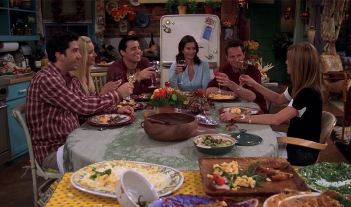 Mónica era la cocinillas del grupo, y no se le daba nada mal. Foto: Netflix.