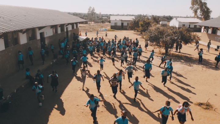 La Fundación ha realizado más de 100 misiones médicas, con más de 25.000 cataratas operadas.