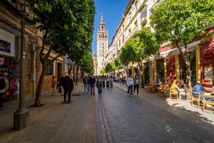 La popular calle Mateos Gago.